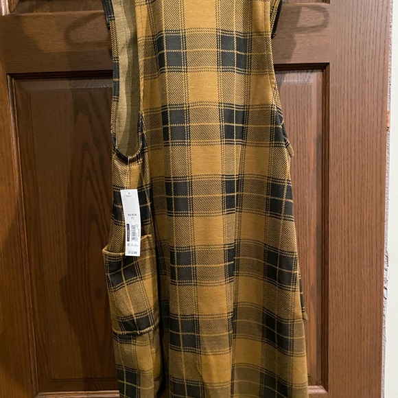 Gold and Black Jumper Dress - Picture 2 of 4